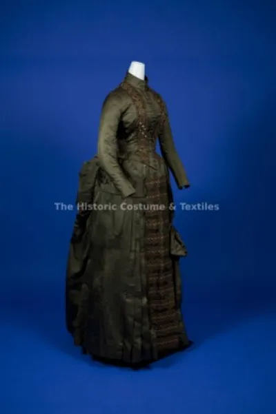 a green dress